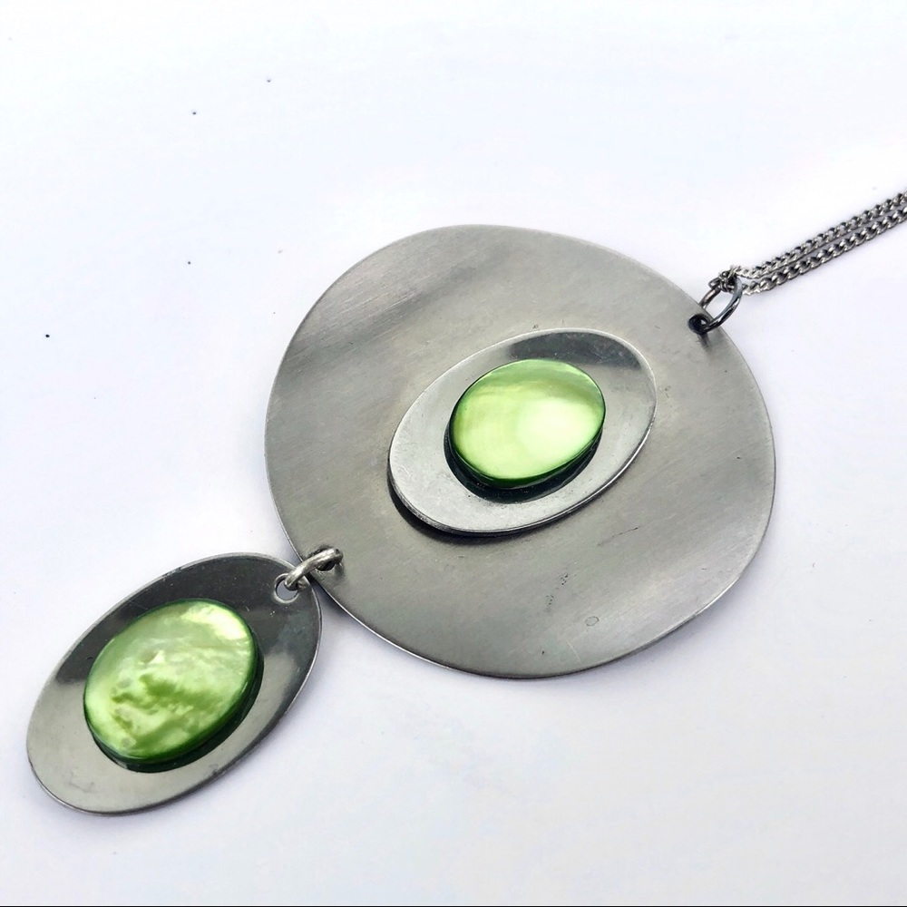 Green Shell & Silver Metal Artsy Necklace - Picture 1 of 10